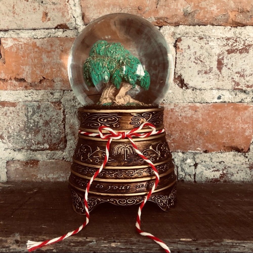 NEW Taylor Swift “Life Was A Willow” Snow Globe - Picture 12 of 13